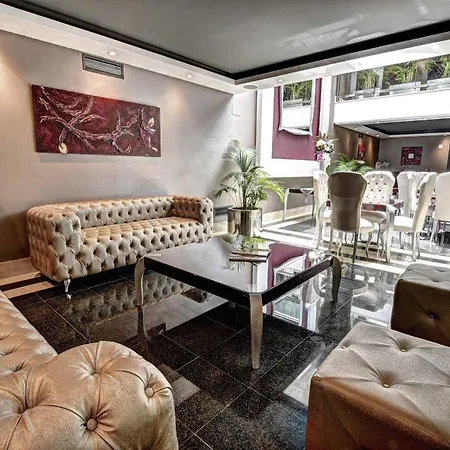Lägenhetshotell Artplatinum & 4*